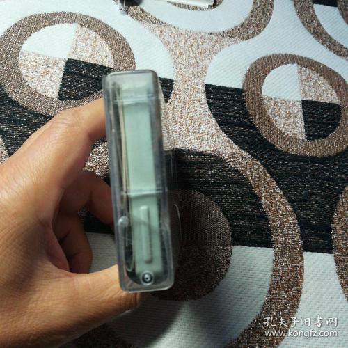 “老唱片……”，先點(diǎn)擊色差分類下方看完整商品詳情字符量才是硬的參考。\n\n### 四、貨到撥打詳情里的電話之前\n有一類商品下方設(shè)著不是詢價(jià)信息的加V提示所以即使打當(dāng)?shù)匾矔?huì)封的。